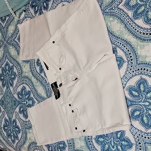 White cropped denim jeans